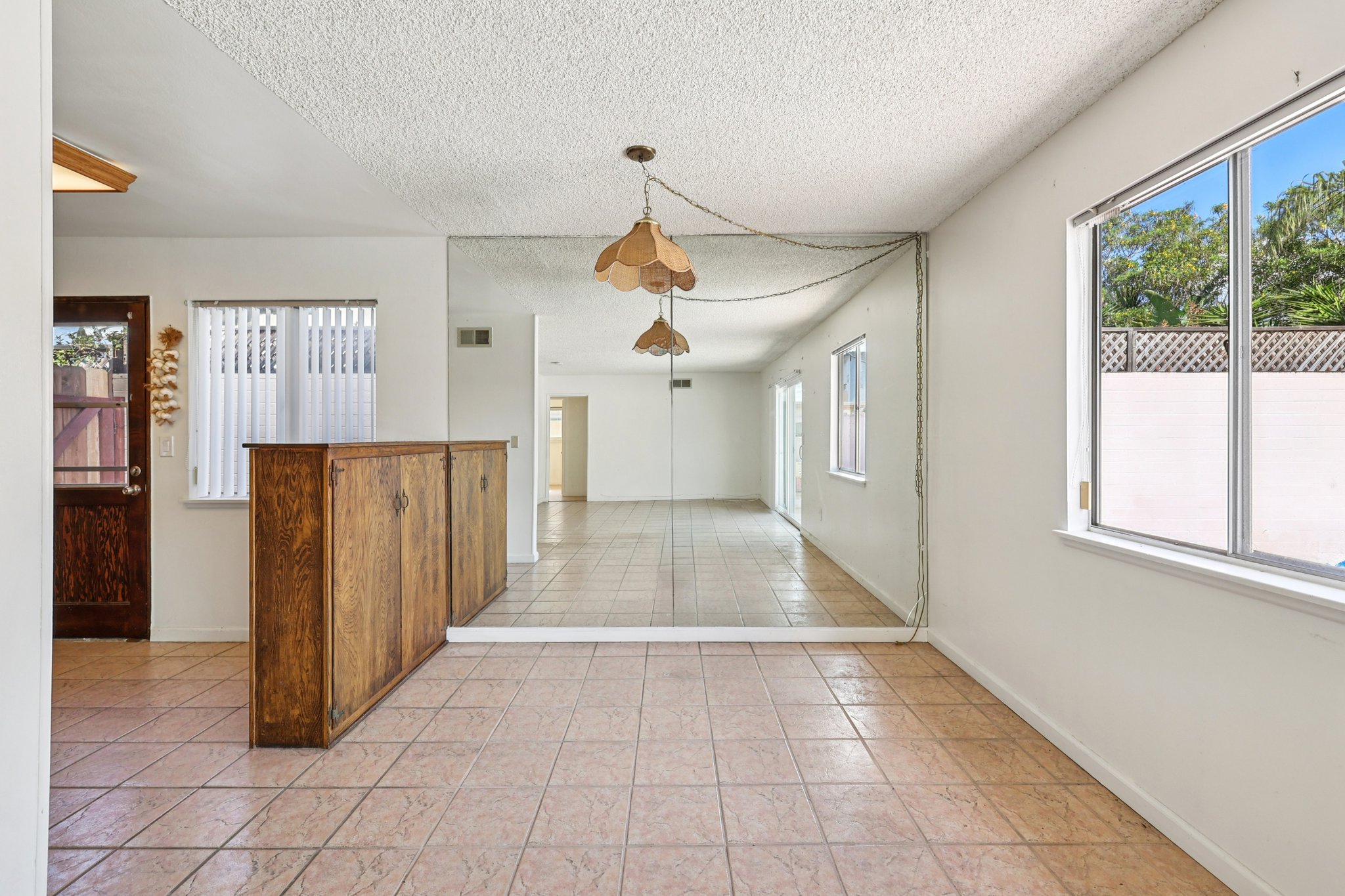 Mimika Pl-S0601-011.jpg