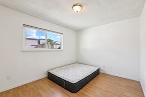 Mimika Pl-S0601-022.jpg