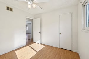 Mimika Pl-S0601-027.jpg