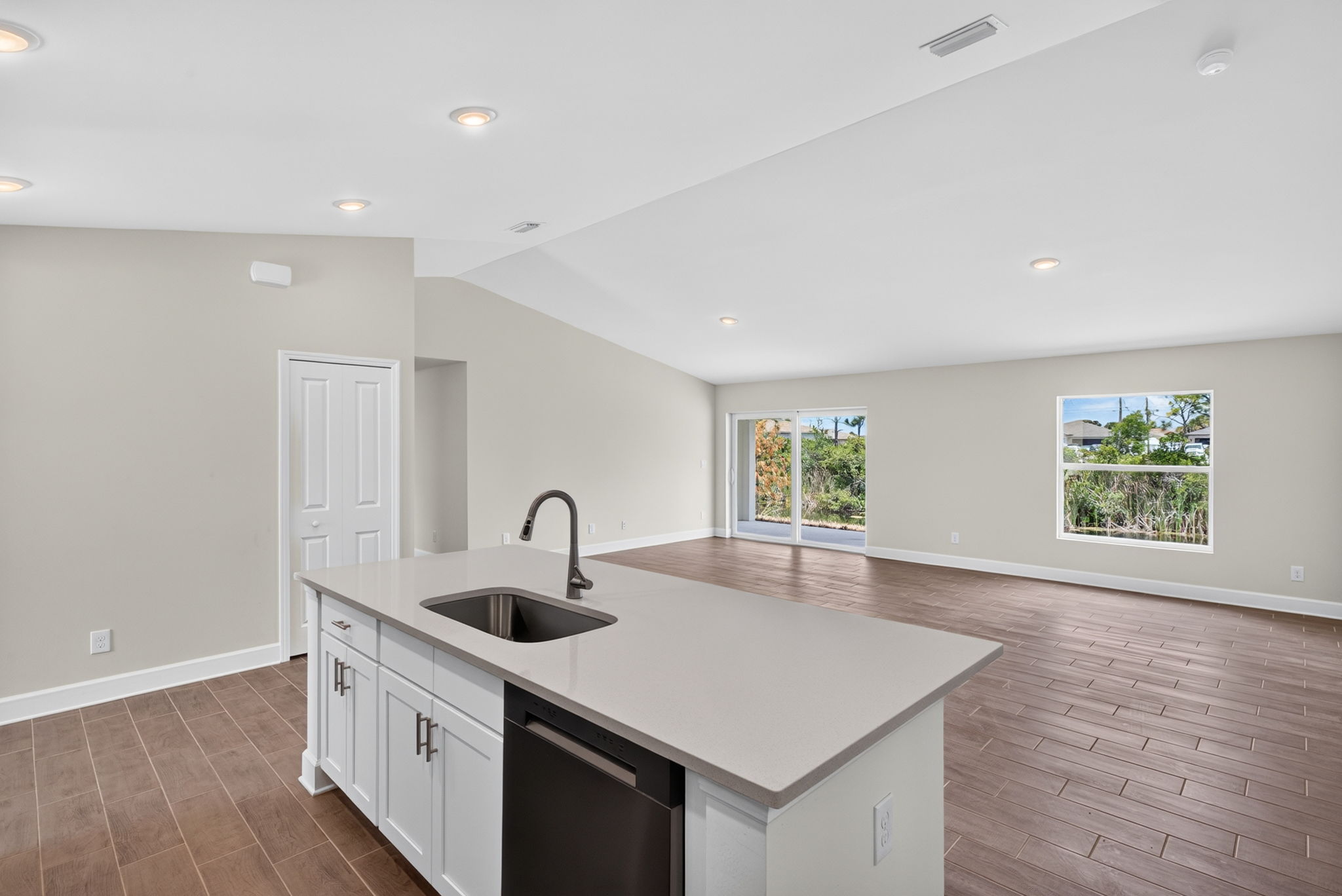 Kitchen 3 of 3