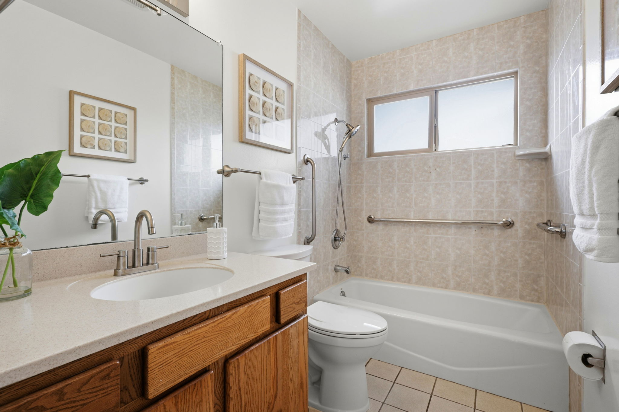 022_F8_2821 Oakmont Dr