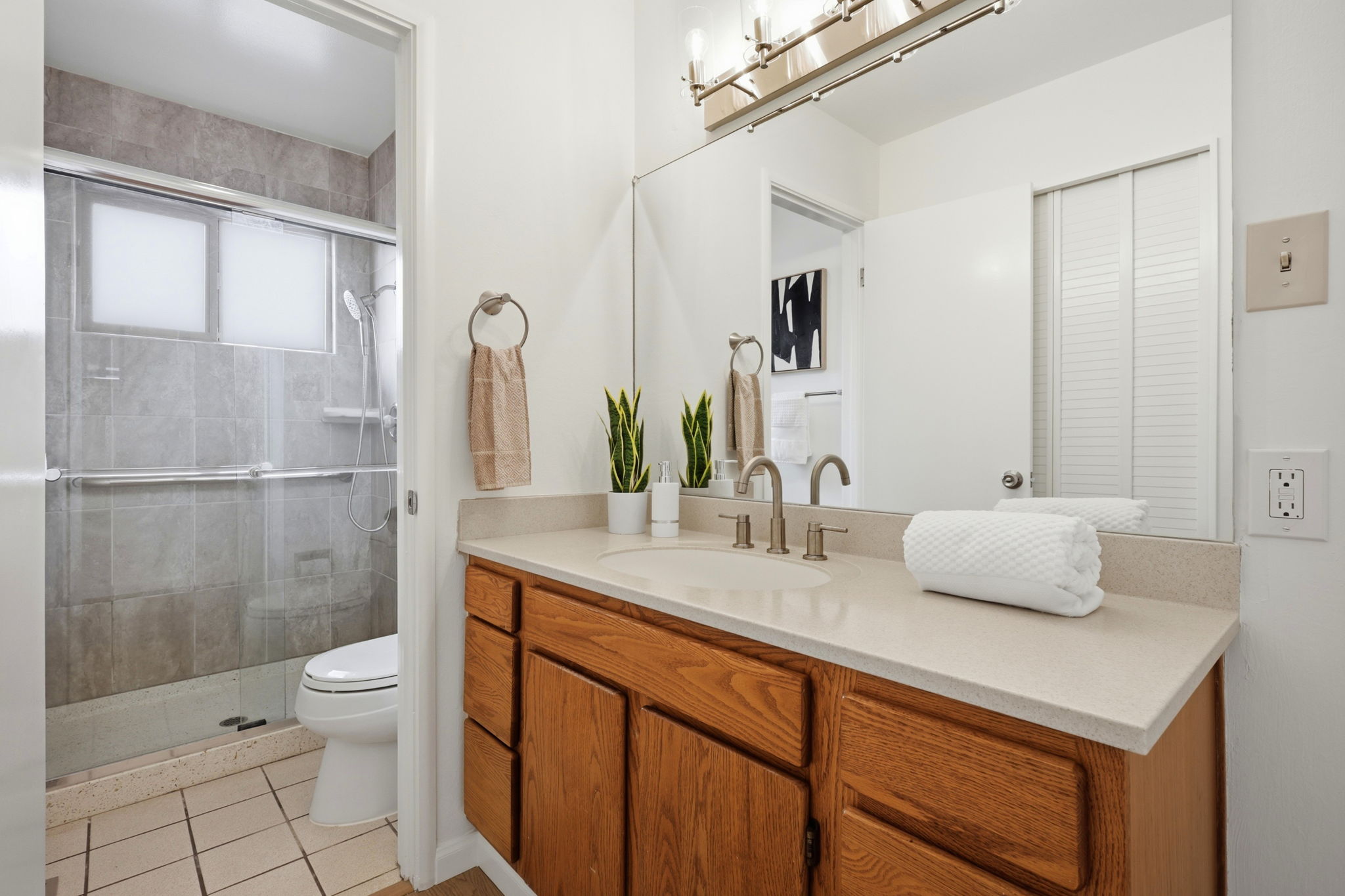 023_F8_2821 Oakmont Dr