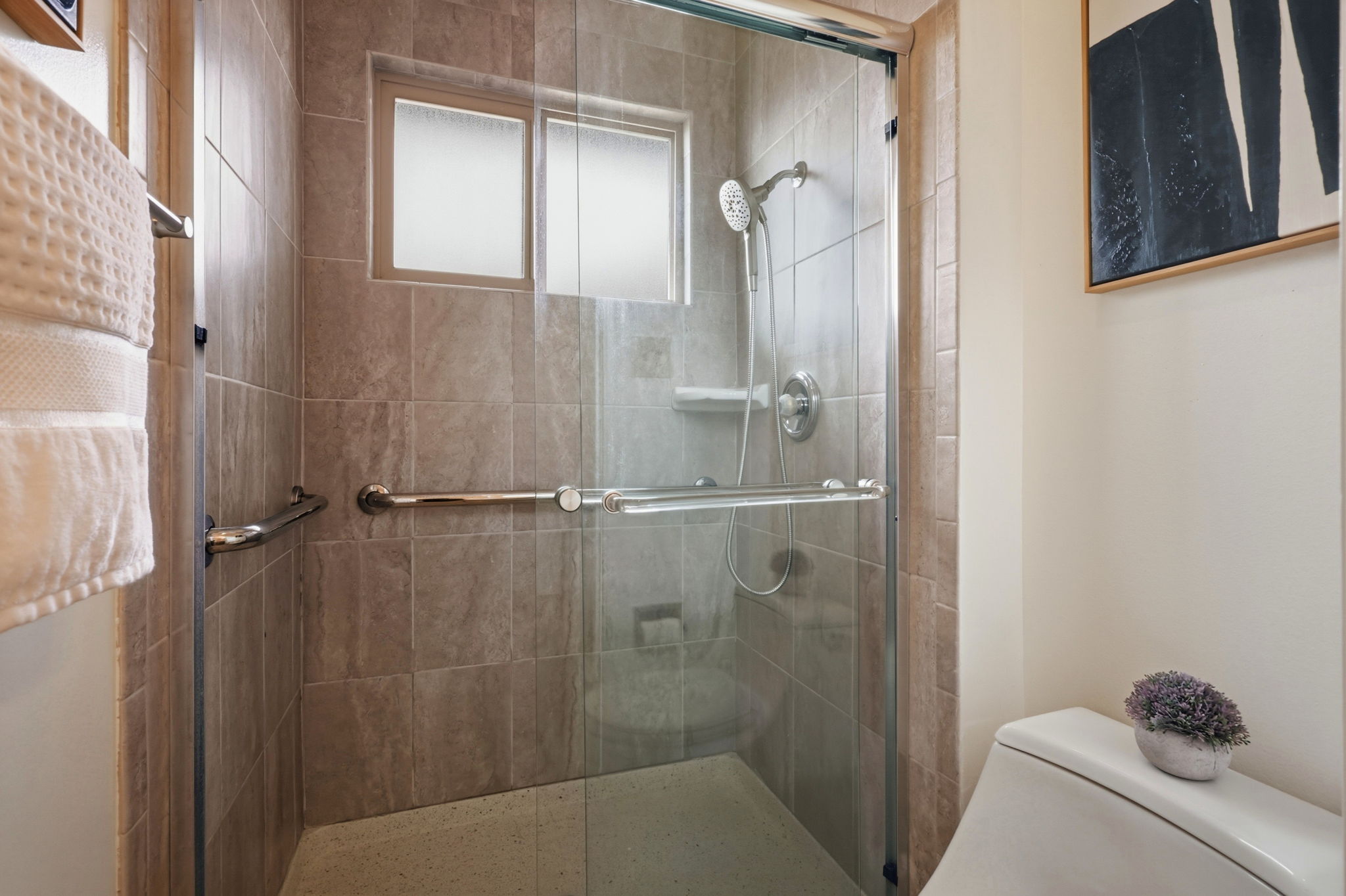 024_F8_2821 Oakmont Dr