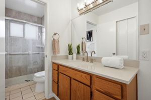 023_F8_2821 Oakmont Dr