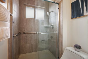024_F8_2821 Oakmont Dr
