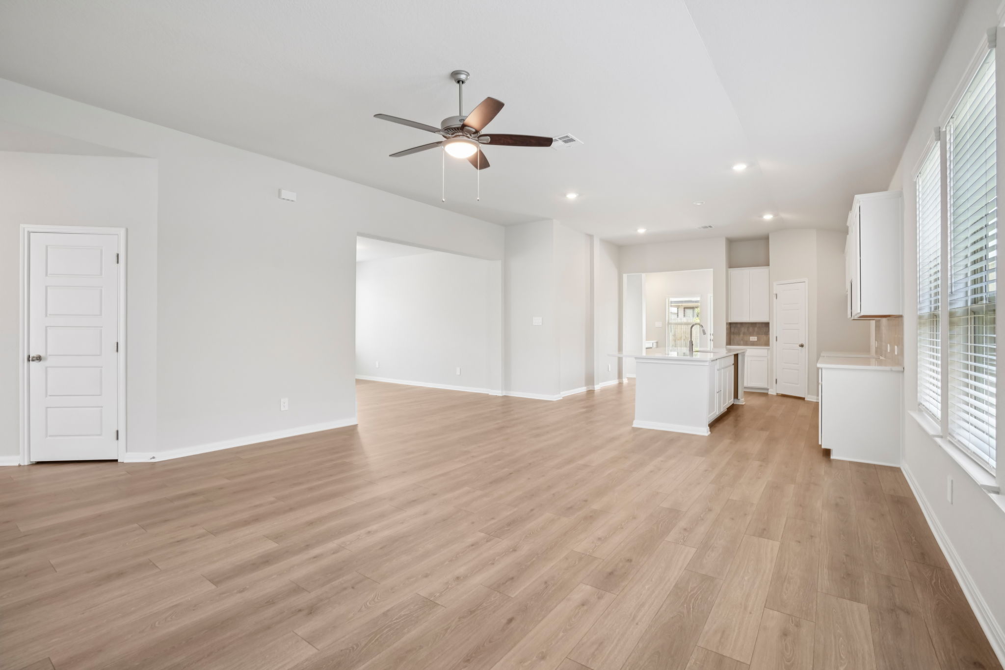 San Antonio - Catalina - 2822 Descanso Ave Converse TX 78109 - 006