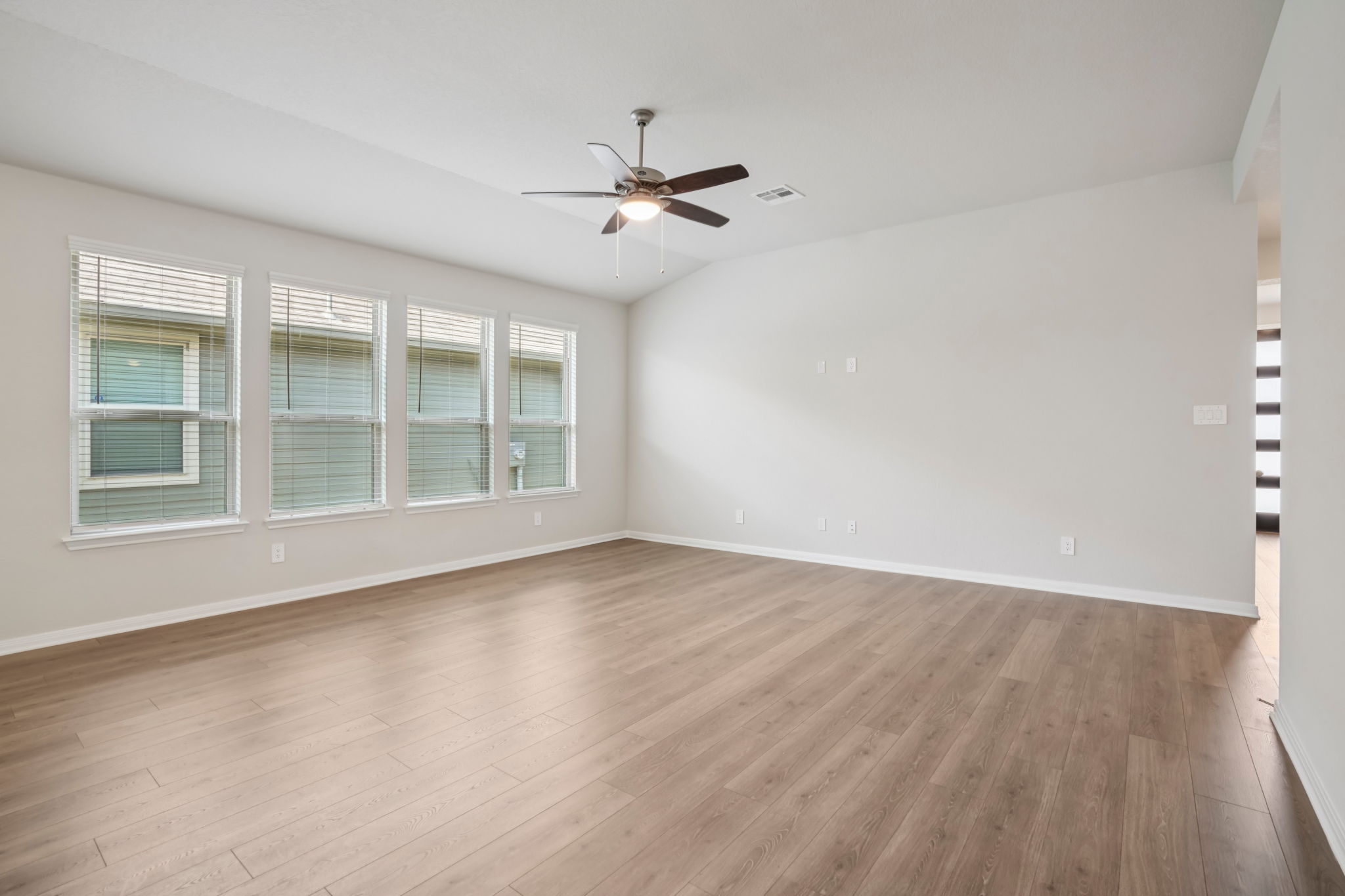 San Antonio - Catalina - 2822 Descanso Ave Converse TX 78109 - 007