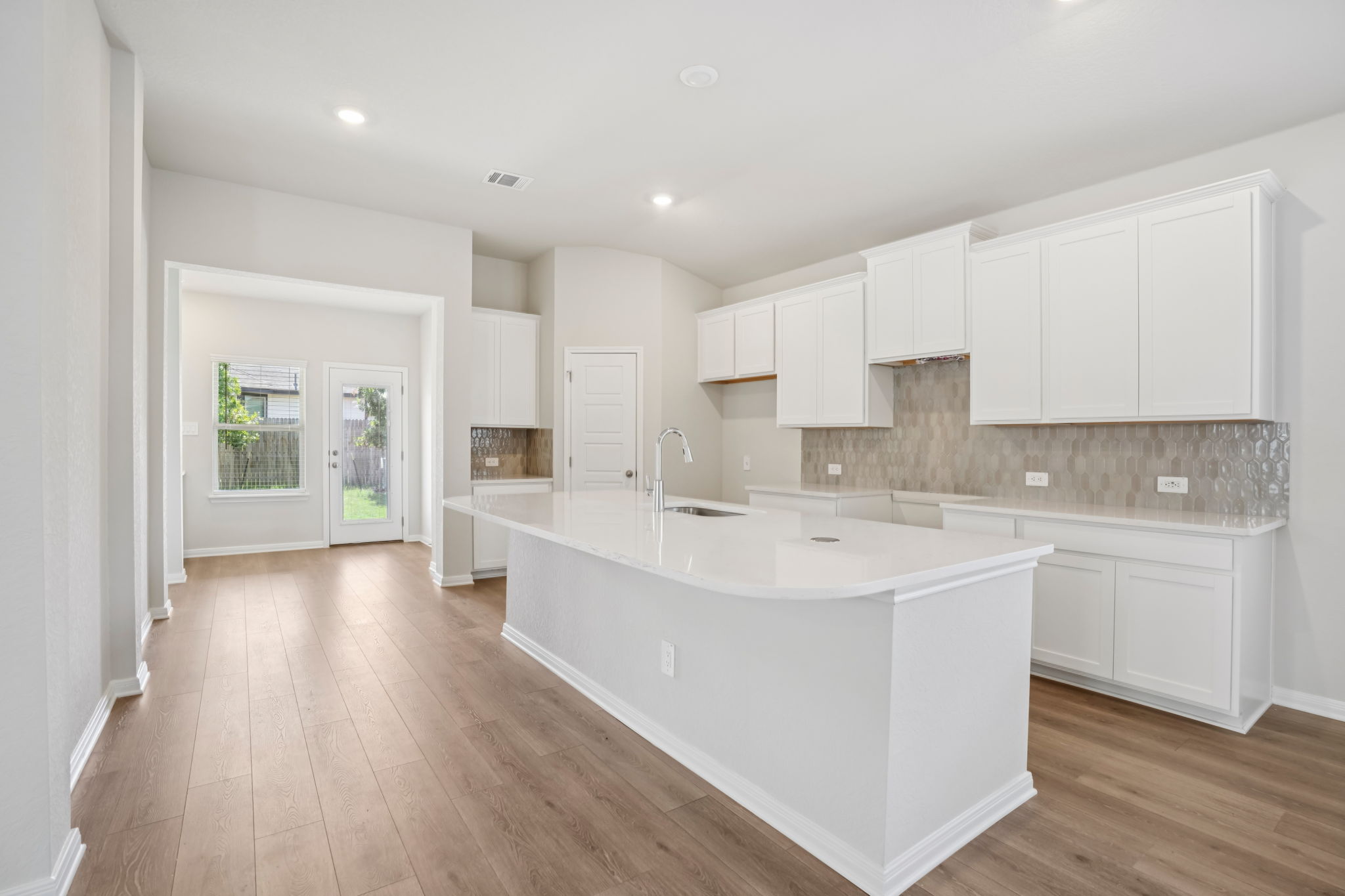 San Antonio - Catalina - 2822 Descanso Ave Converse TX 78109 - 008