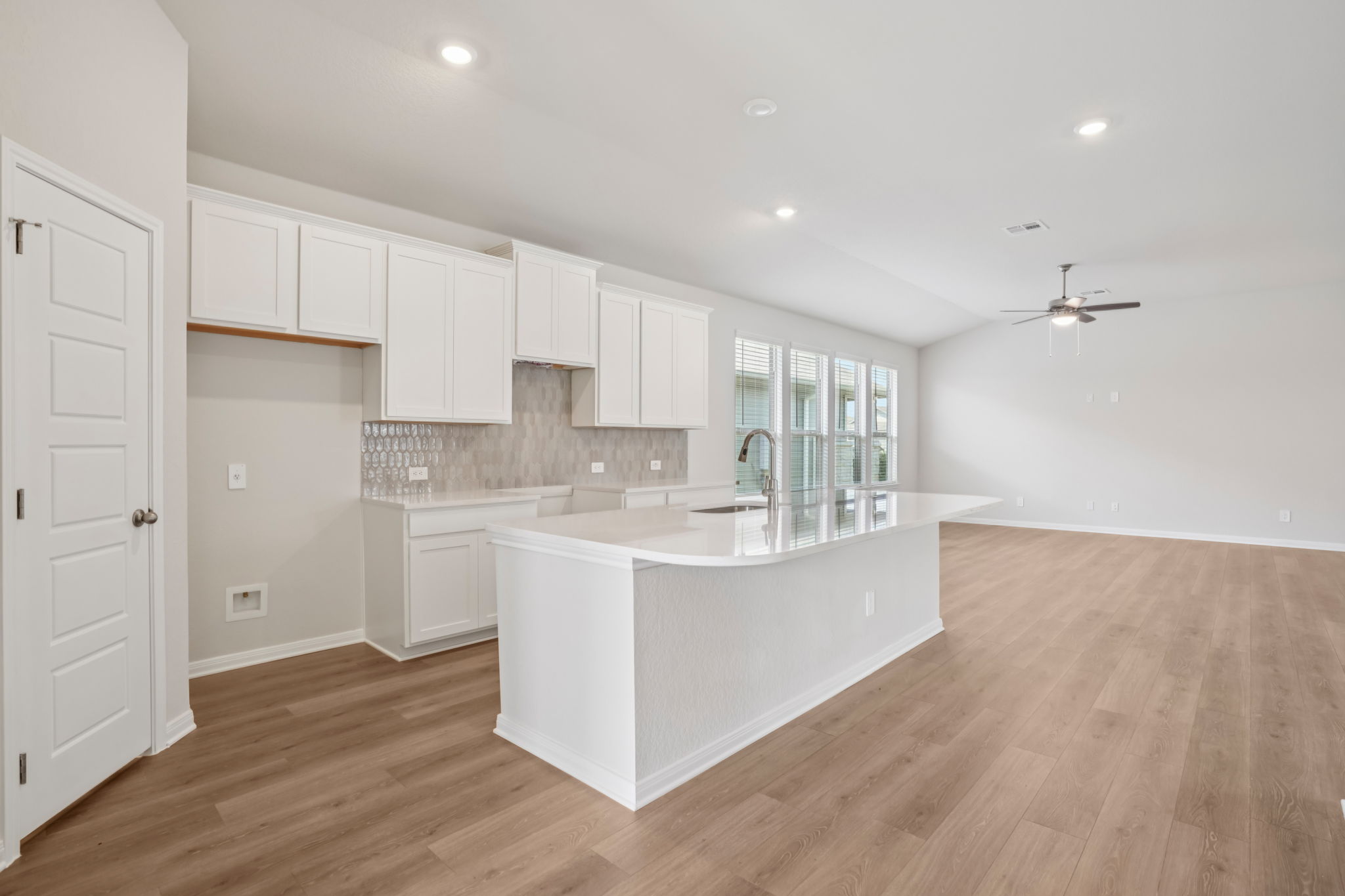 San Antonio - Catalina - 2822 Descanso Ave Converse TX 78109 - 009