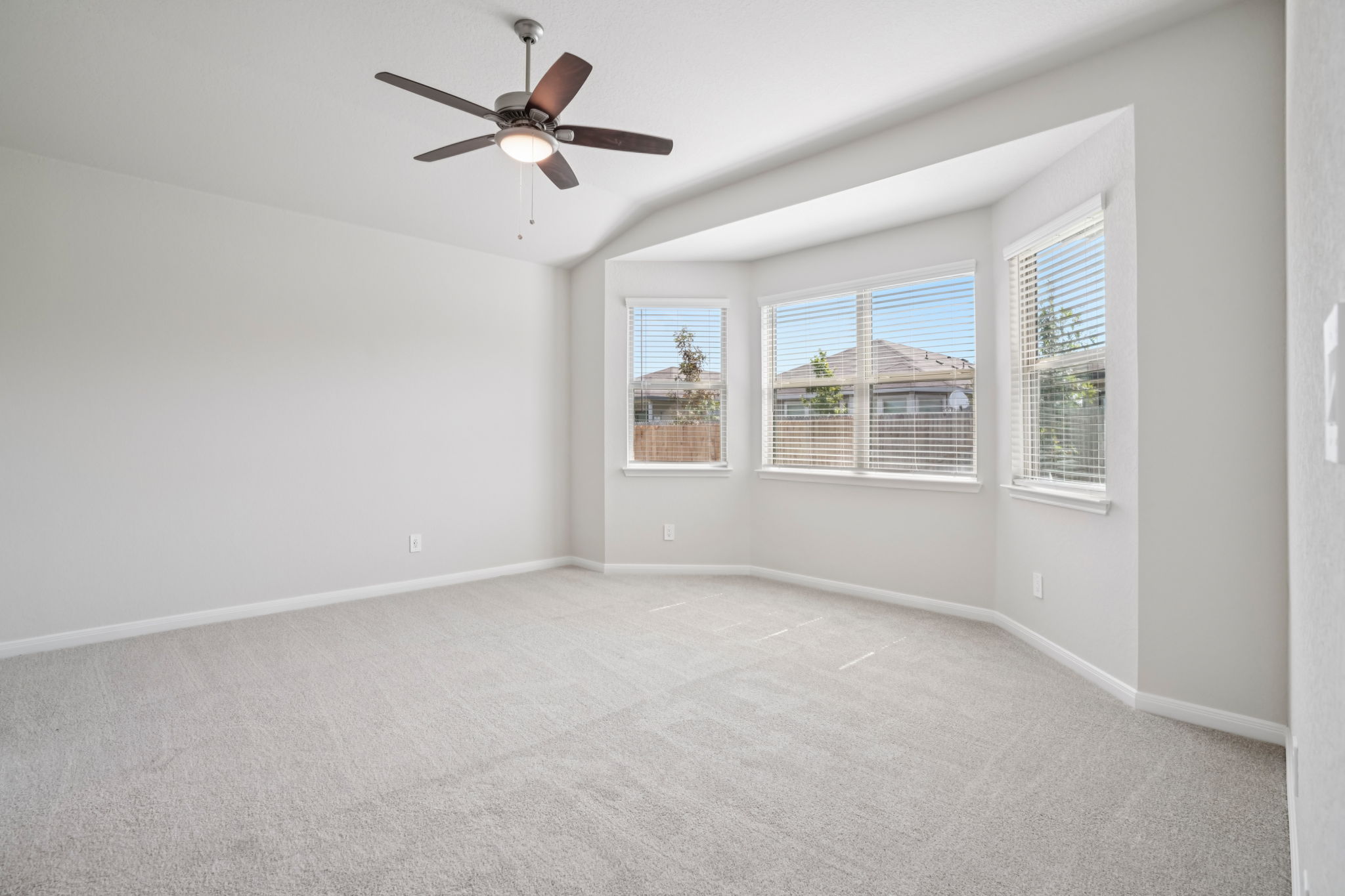 San Antonio - Catalina - 2822 Descanso Ave Converse TX 78109 - 024