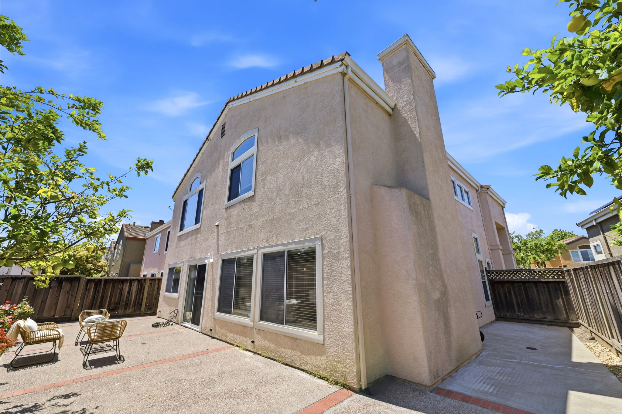 051_F8_2822 Montair Pl