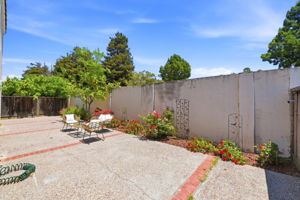 049_F8_2822 Montair Pl