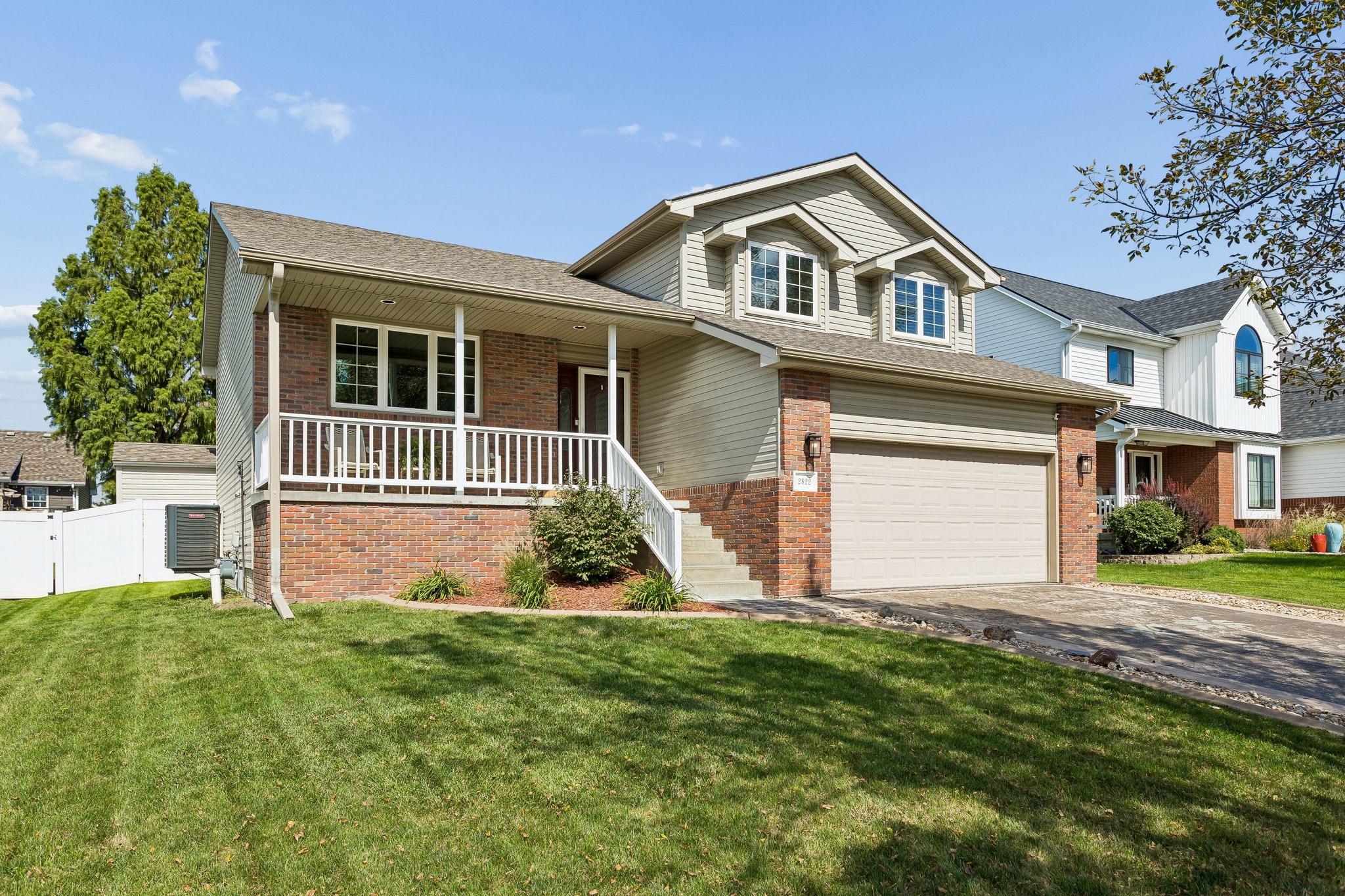 10076 - 2822 O'Shea Dr_002.jpg