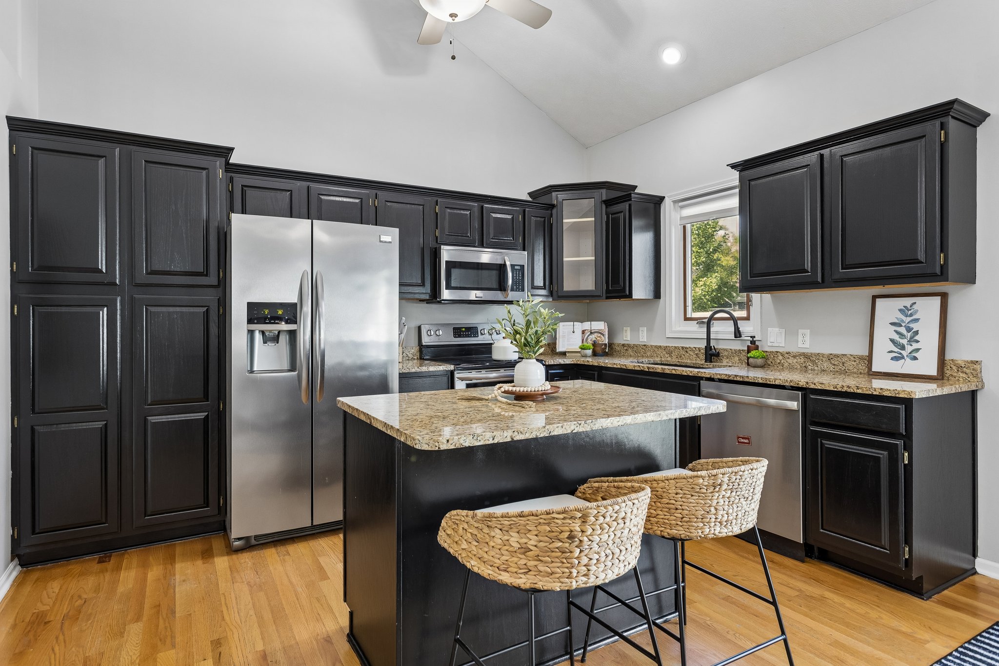10076 - 2822 O'Shea Dr_009.jpg