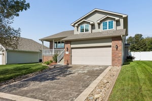 10076 - 2822 O'Shea Dr_003.jpg