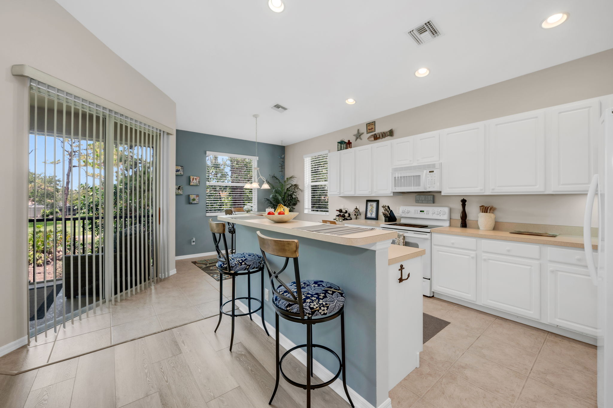 Breakfast Bar - Kitchen
