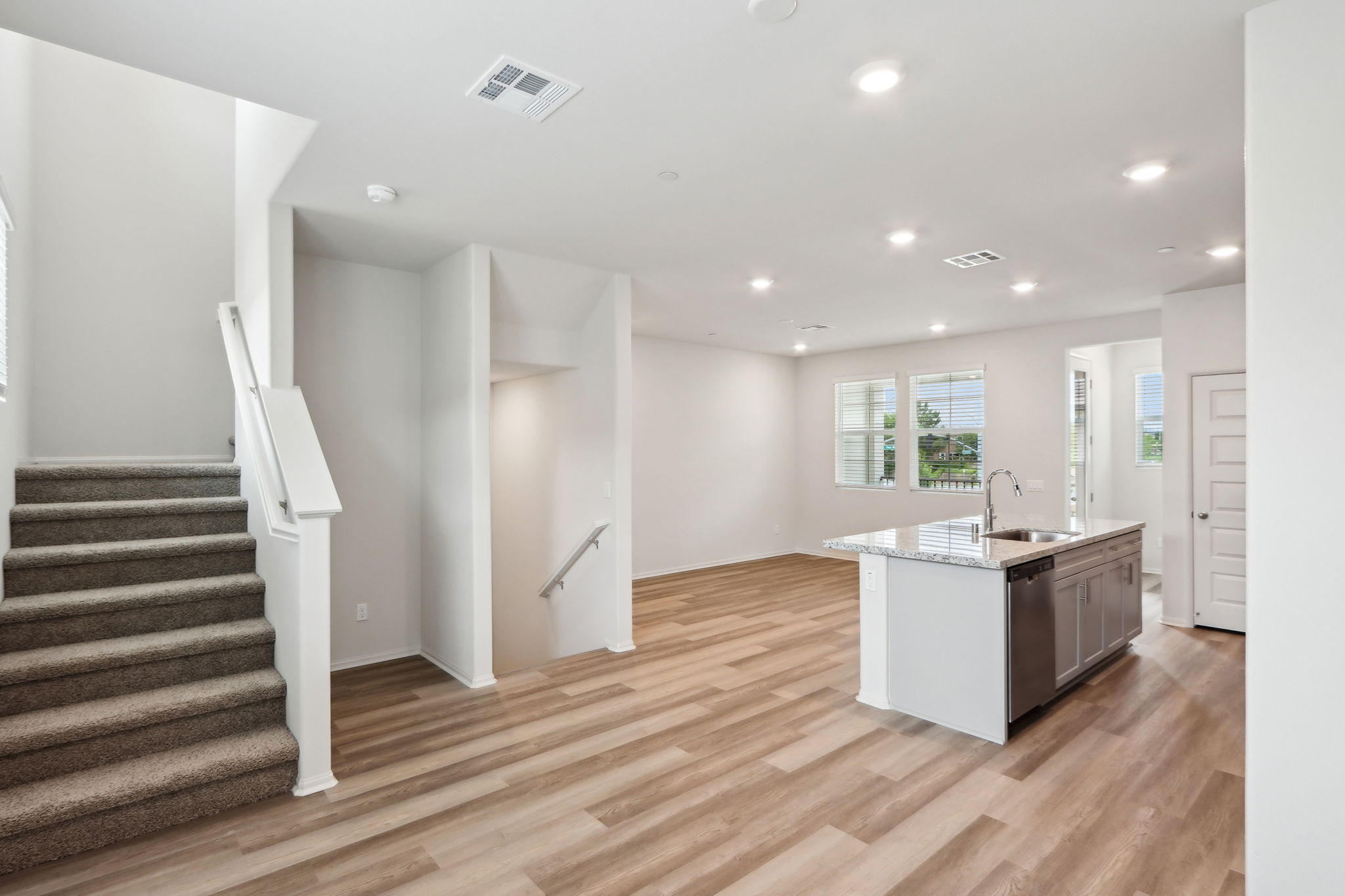 So Cal - Sultana- 28224 Melrose Drive Temecula CA 92591-008