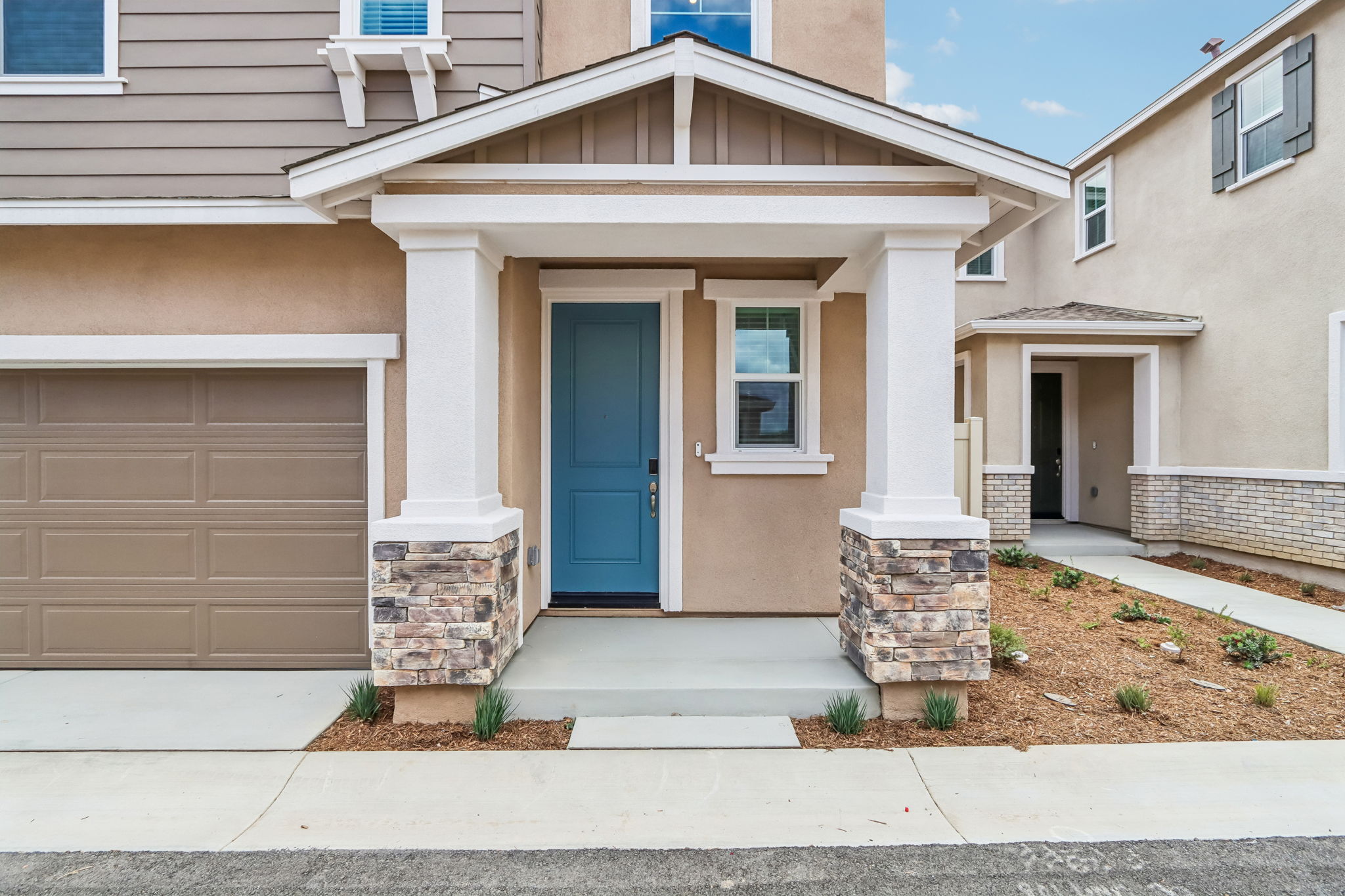 Socal Division - Prado community -28225 Via Somantano Temecula CA 91591-004
