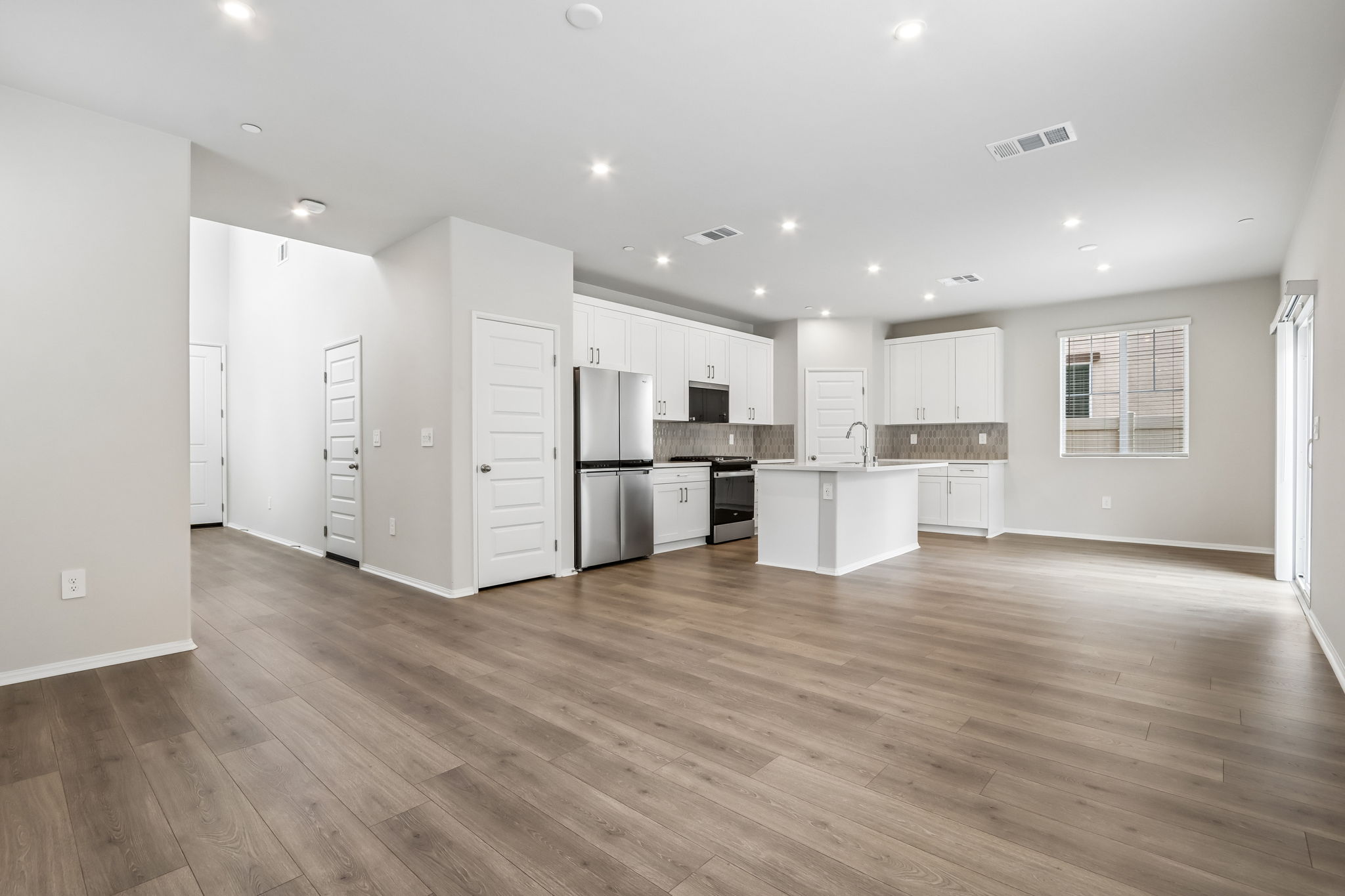 Socal Division - Prado community -28225 Via Somantano Temecula CA 91591-006
