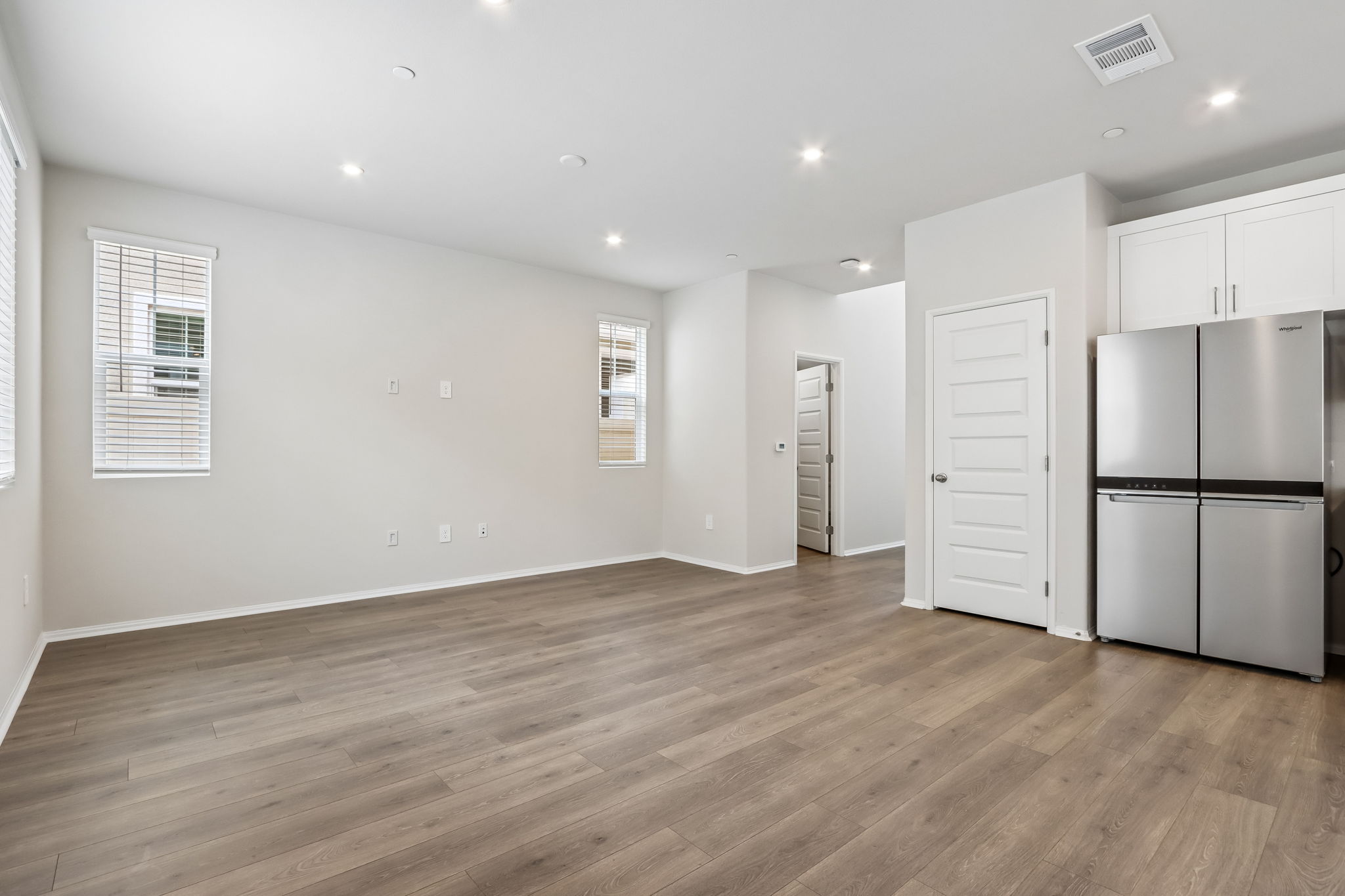 Socal Division - Prado community -28225 Via Somantano Temecula CA 91591-007