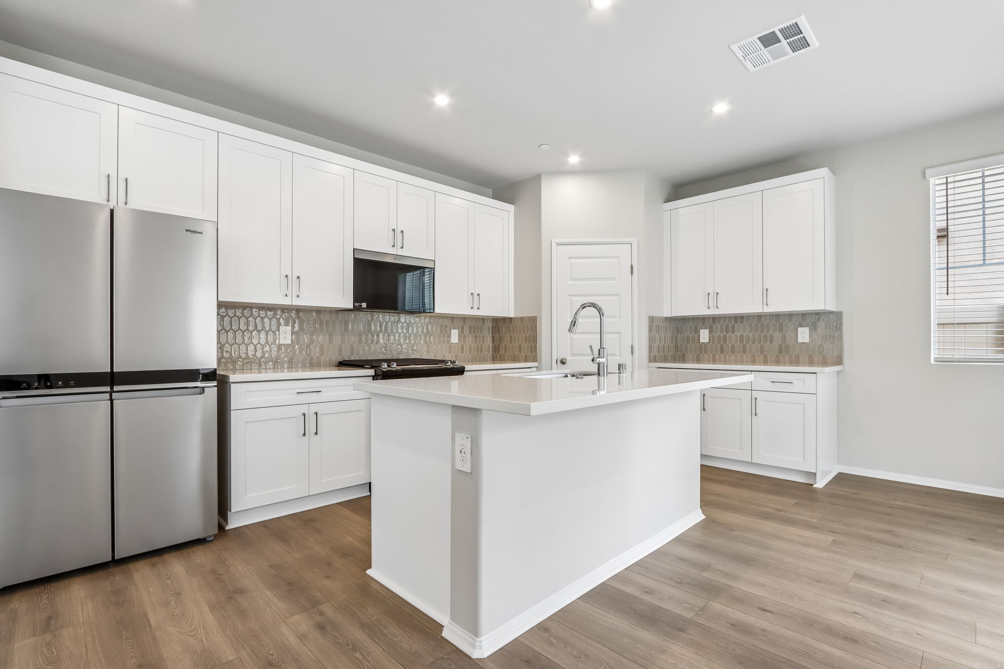 Socal Division - Prado community -28225 Via Somantano Temecula CA 91591-010