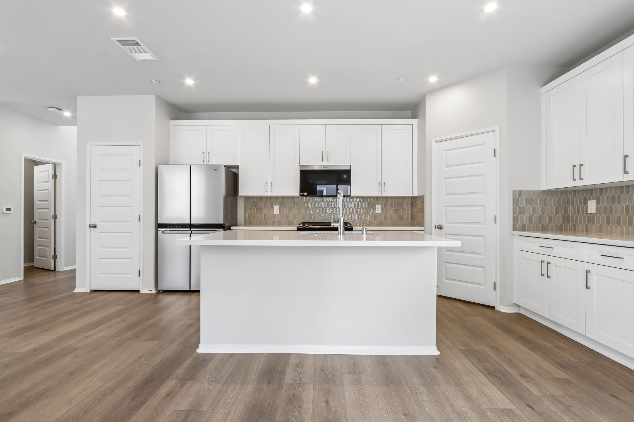 Socal Division - Prado community -28225 Via Somantano Temecula CA 91591-011