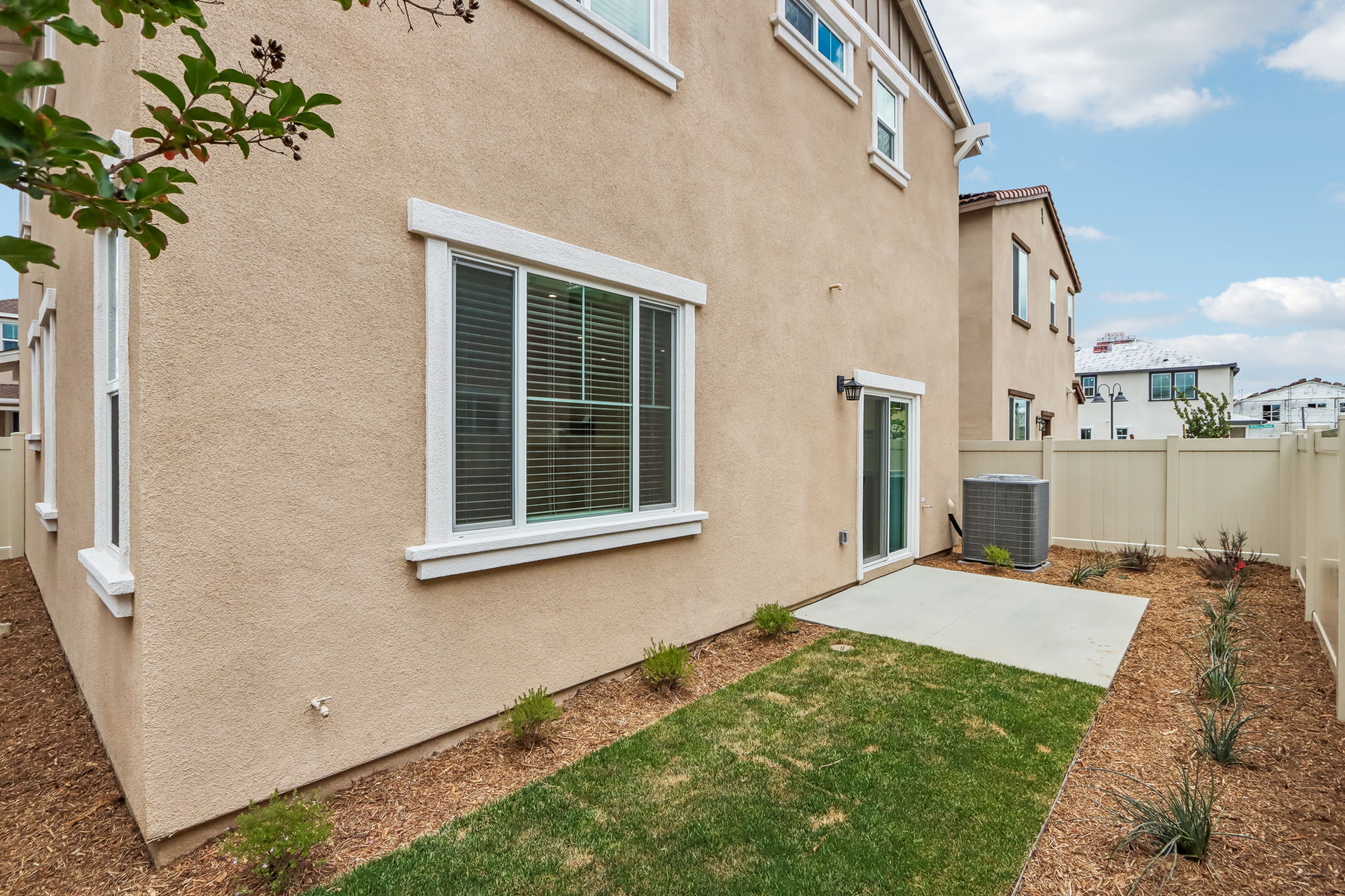 Socal Division - Prado community -28225 Via Somantano Temecula CA 91591-034