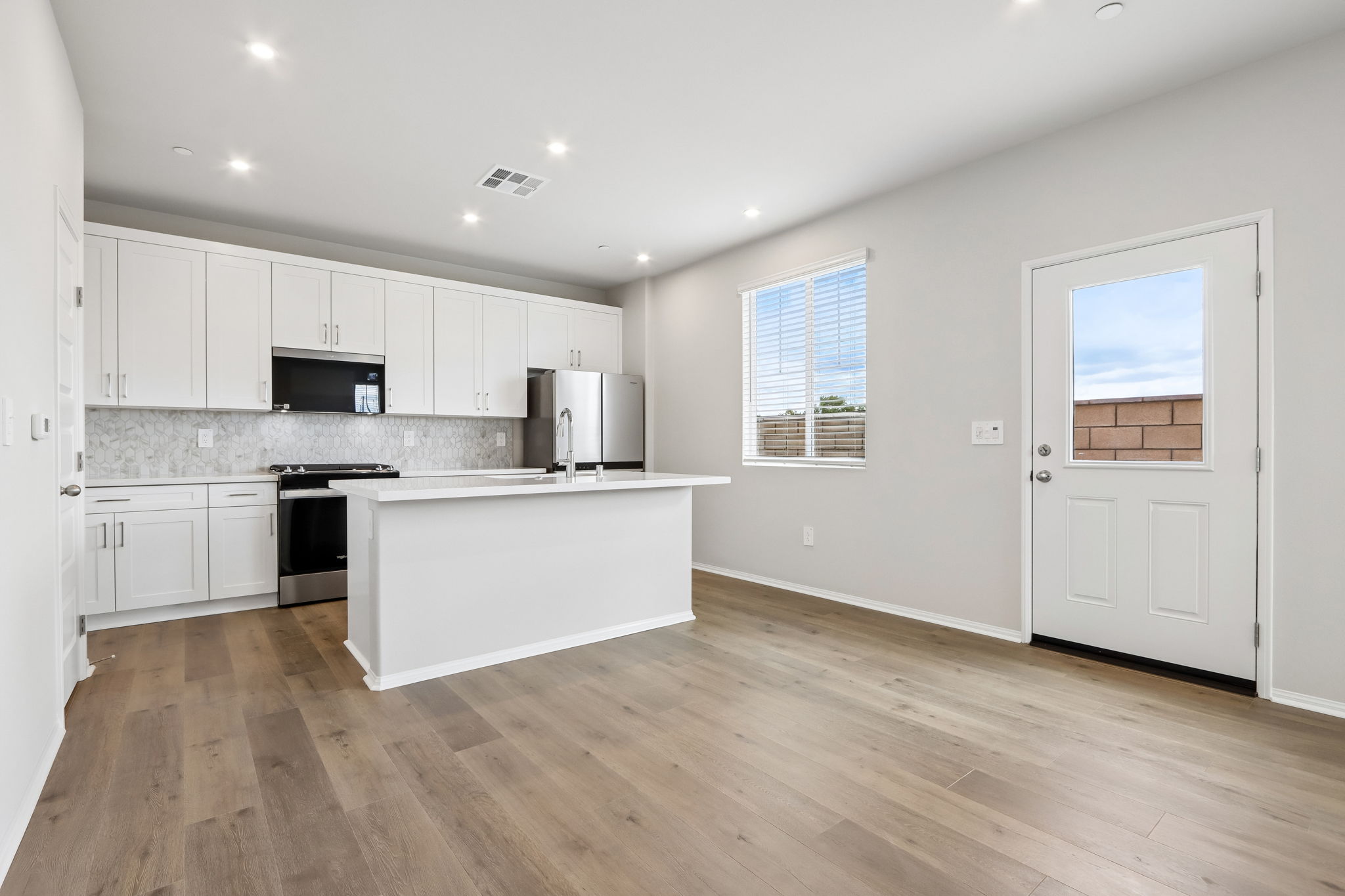 Socal Division - Prado community -28228 Via Somantano Temecula CA 91591-009