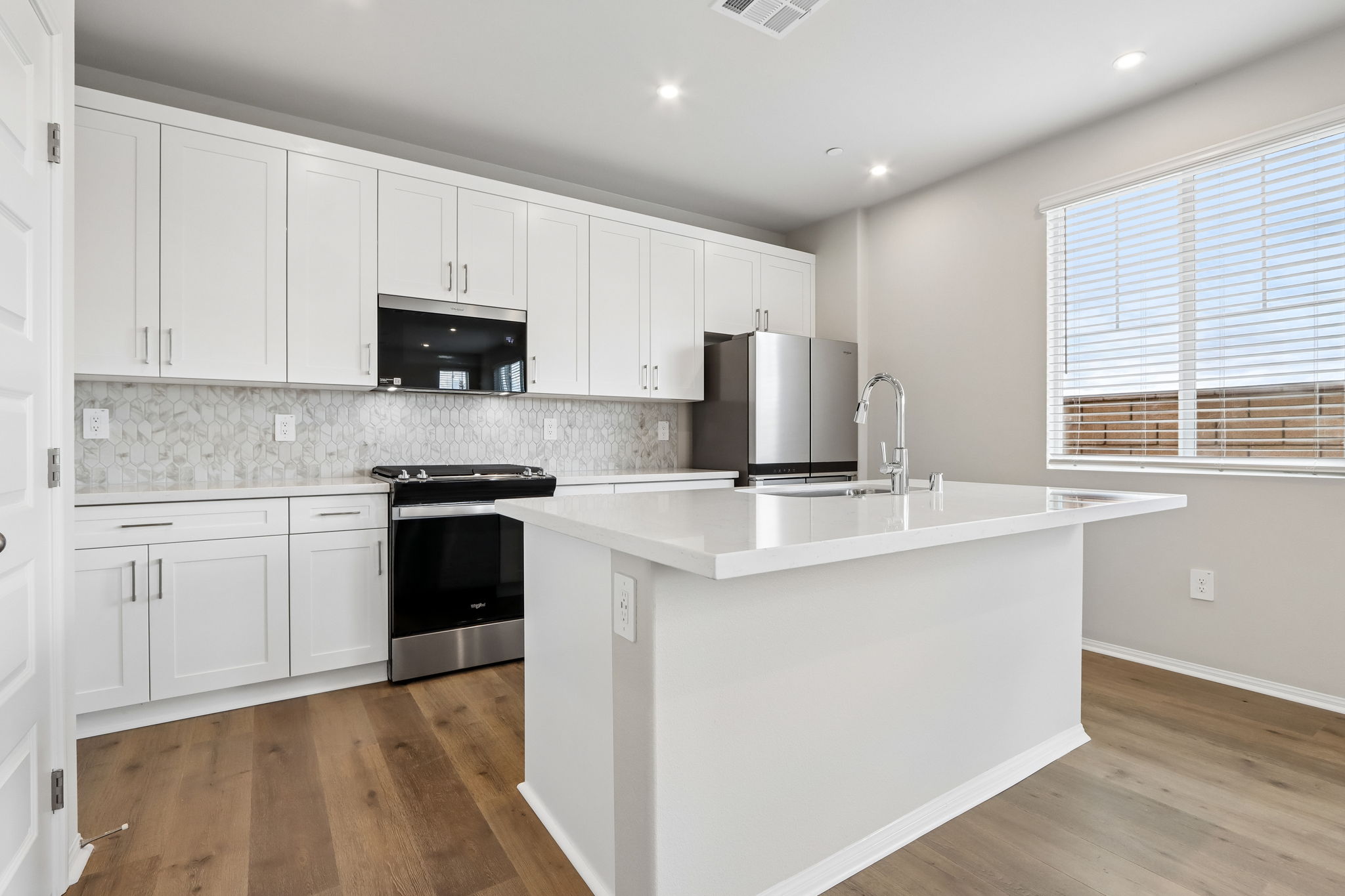 Socal Division - Prado community -28228 Via Somantano Temecula CA 91591-012