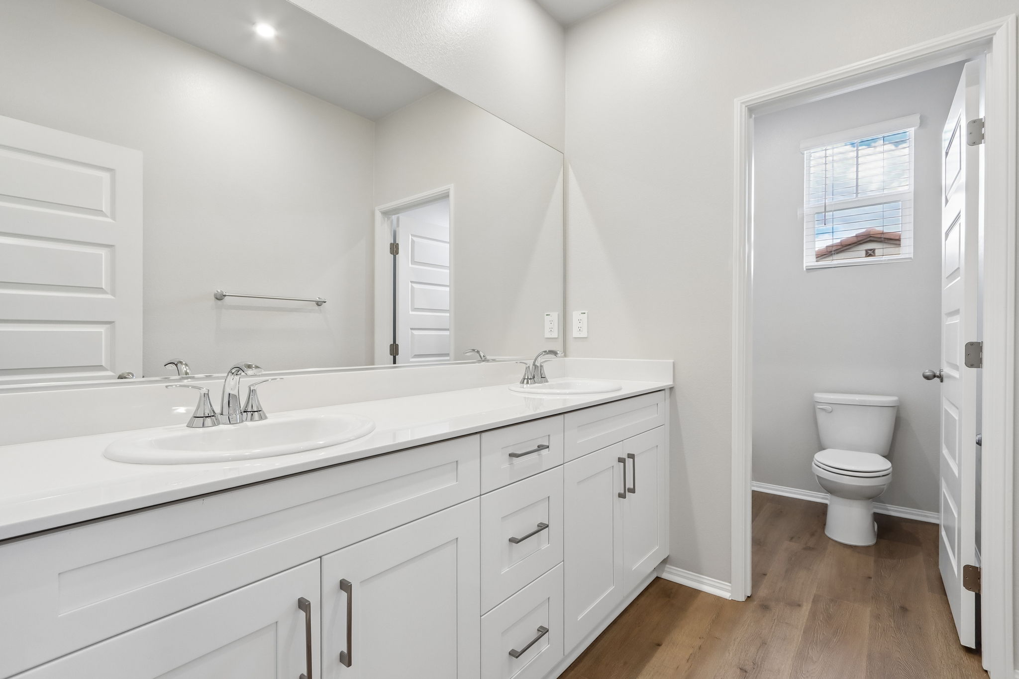 Socal Division - Prado community -28228 Via Somantano Temecula CA 91591-021