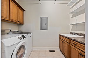  Photo 31