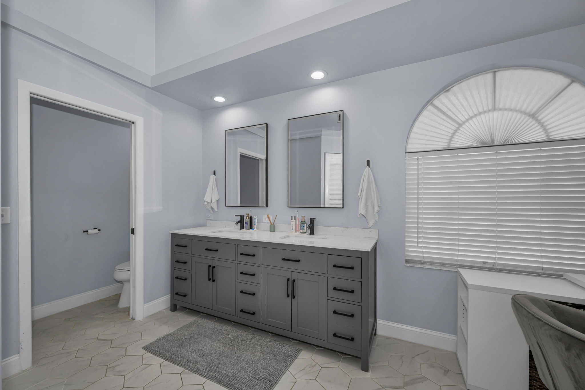 Primary Bathroom 1a