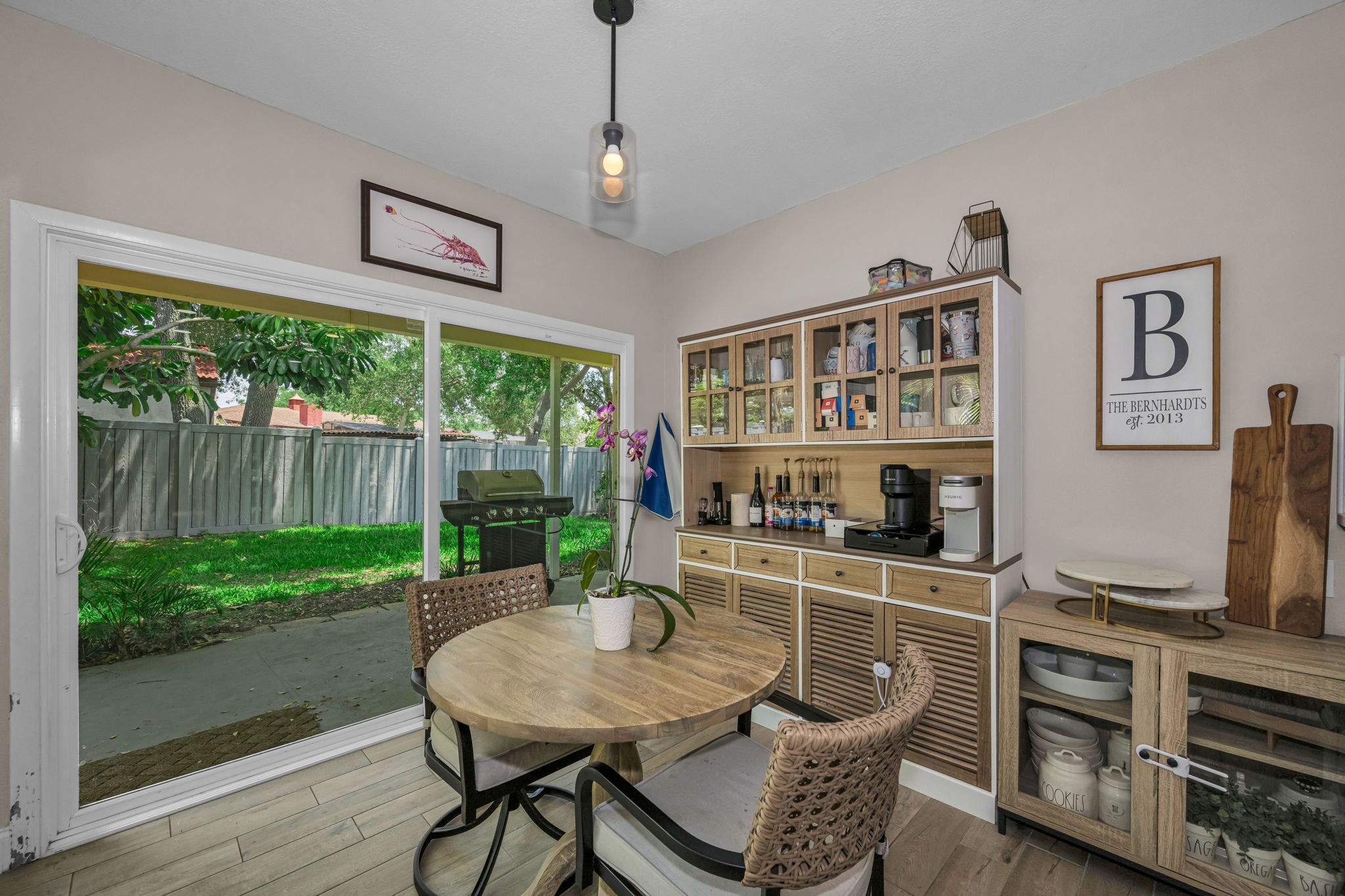 Kitchen Eat-In 1