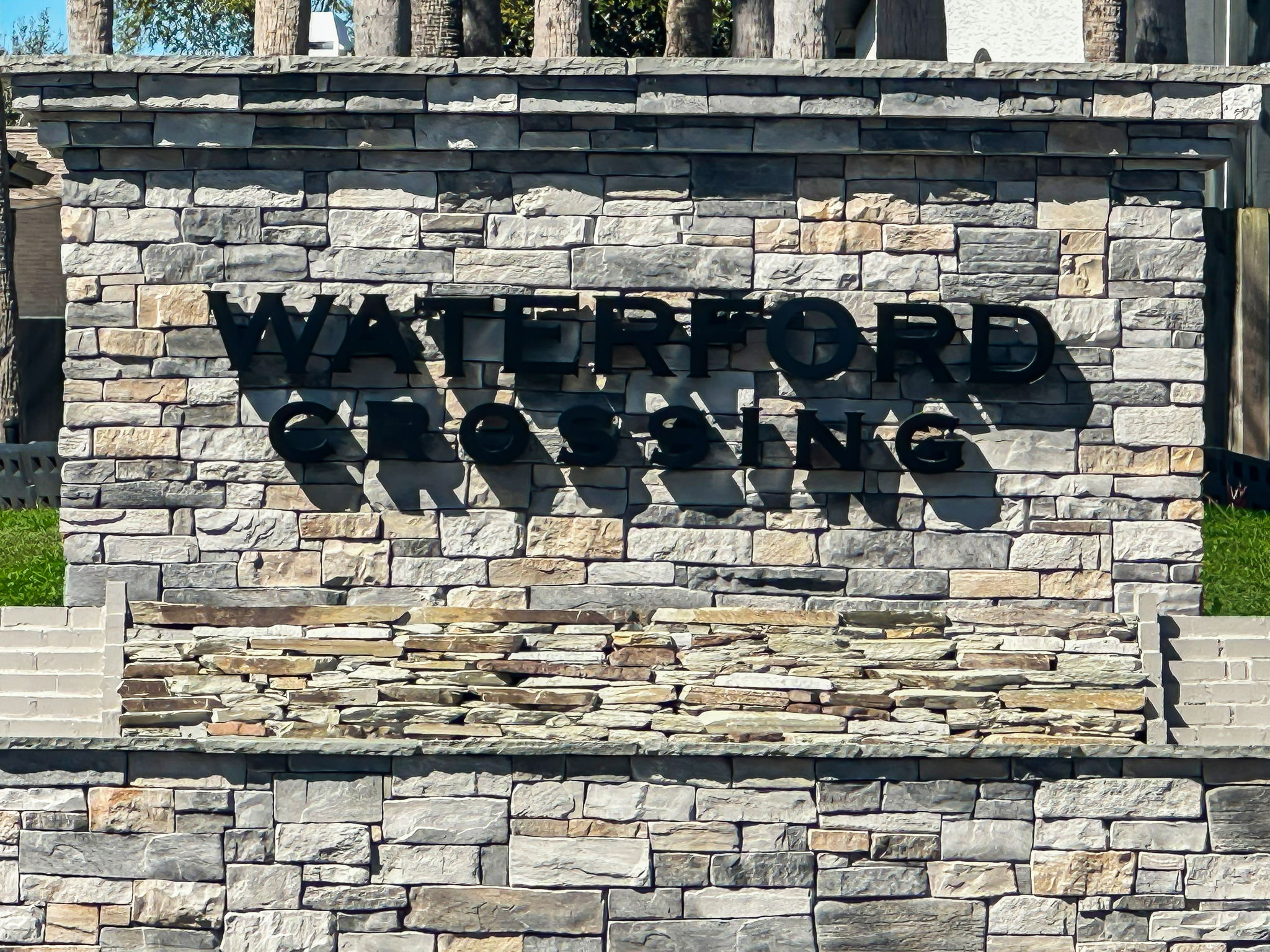 3-Waterford Crossing Entrya