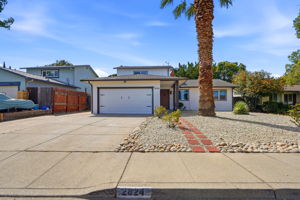 001_F8_2824 Seville Cir