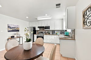 011_F8_2824 Seville Cir
