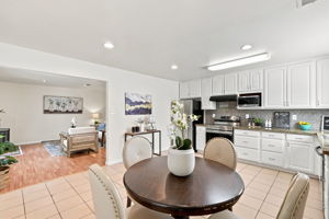 012_F8_2824 Seville Cir