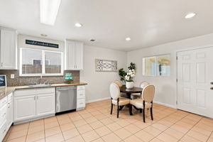013_F8_2824 Seville Cir