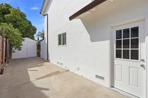 047_F8_2824 Seville Cir