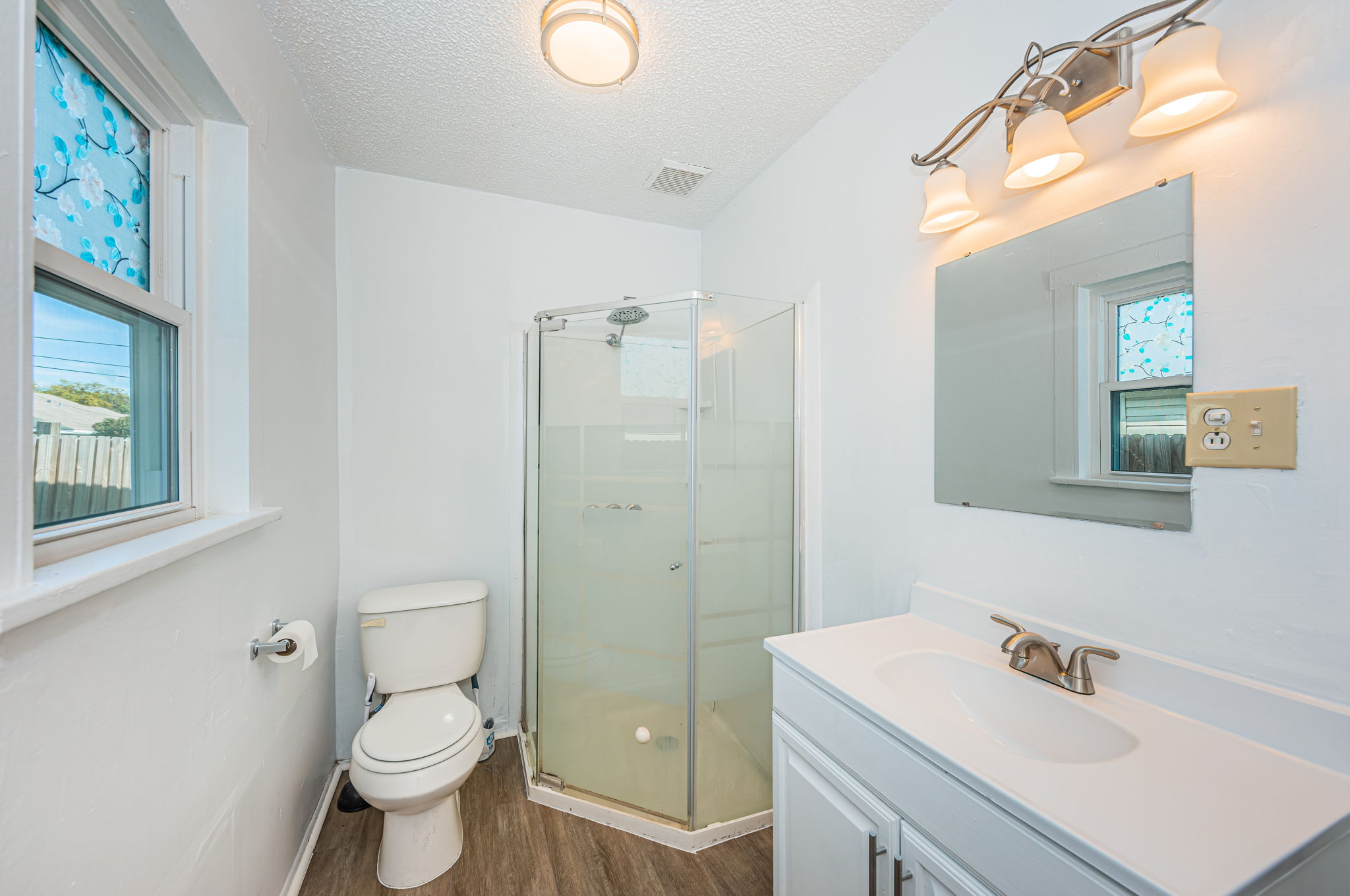Bathroom 1a-2