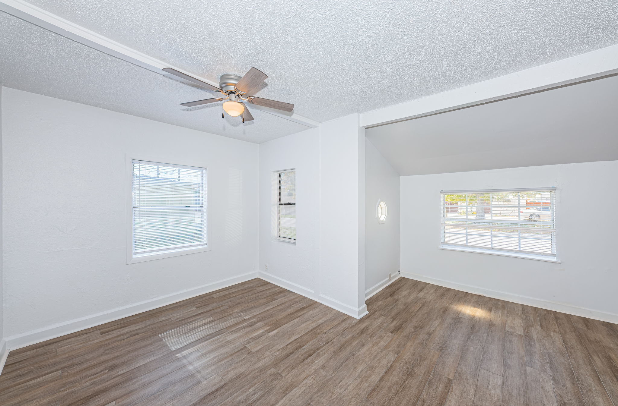 Living Room 2-2