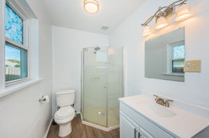 Bathroom 1a-2