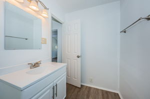 Bathroom 1d-2