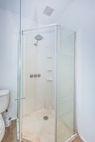 Bathroom 1c-2