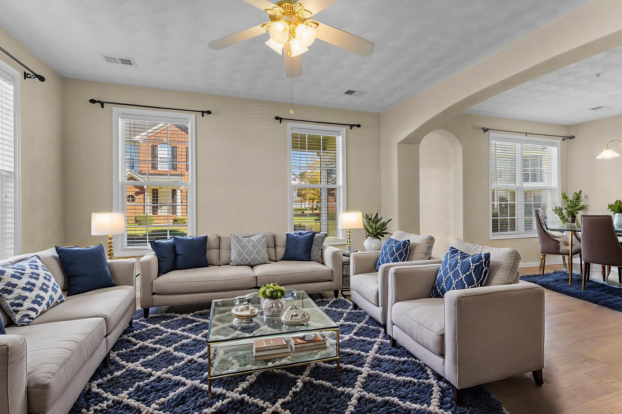 7X2A4740 virtually staged.jpeg