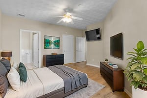 7X2A4825 virtually staged.jpeg