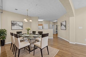 7X2A4755 virtually staged.jpeg