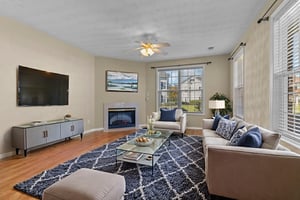 7X2A4725 virtually staged.jpeg