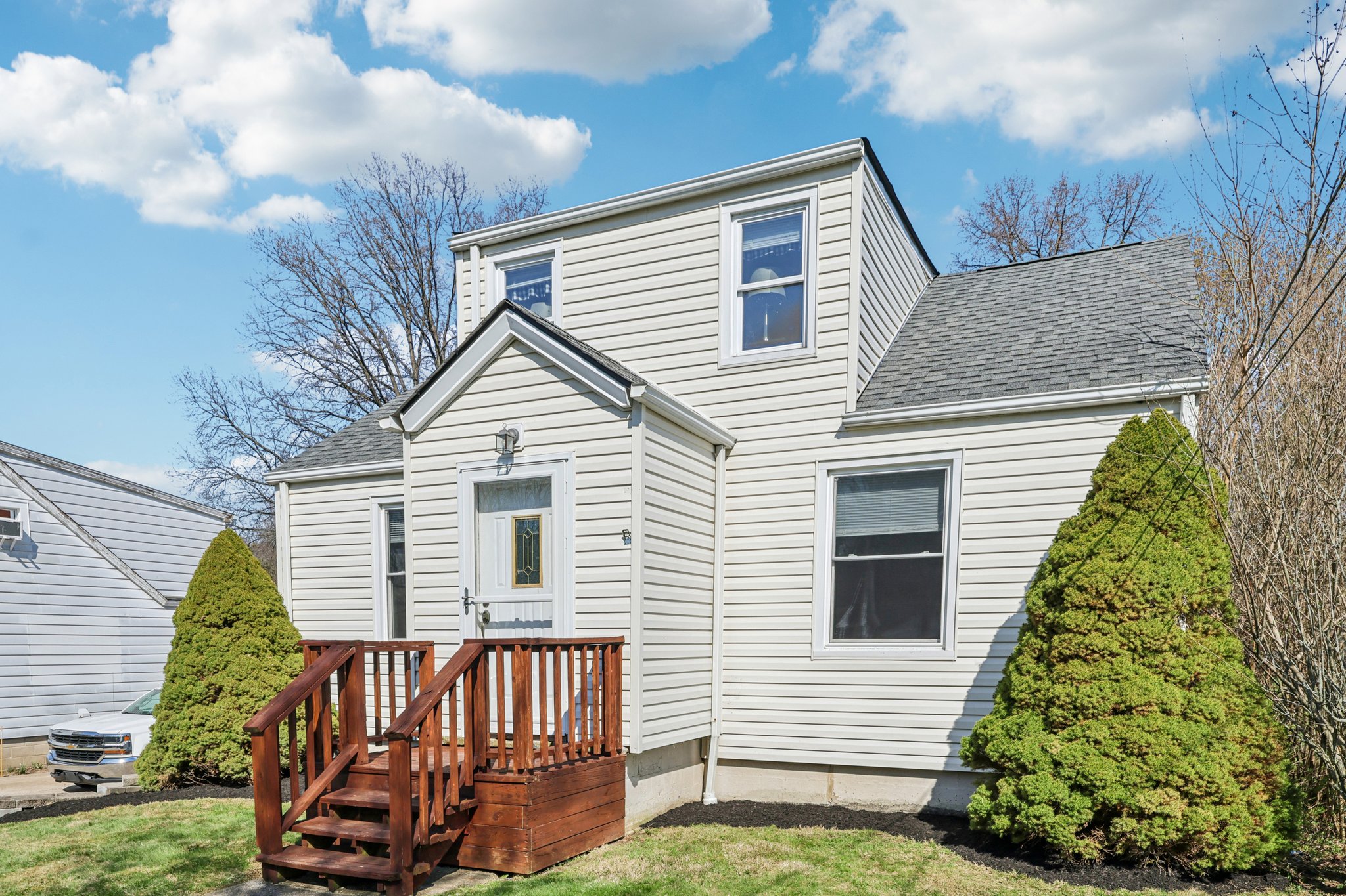 Orchard Dr-S0904-003.jpg