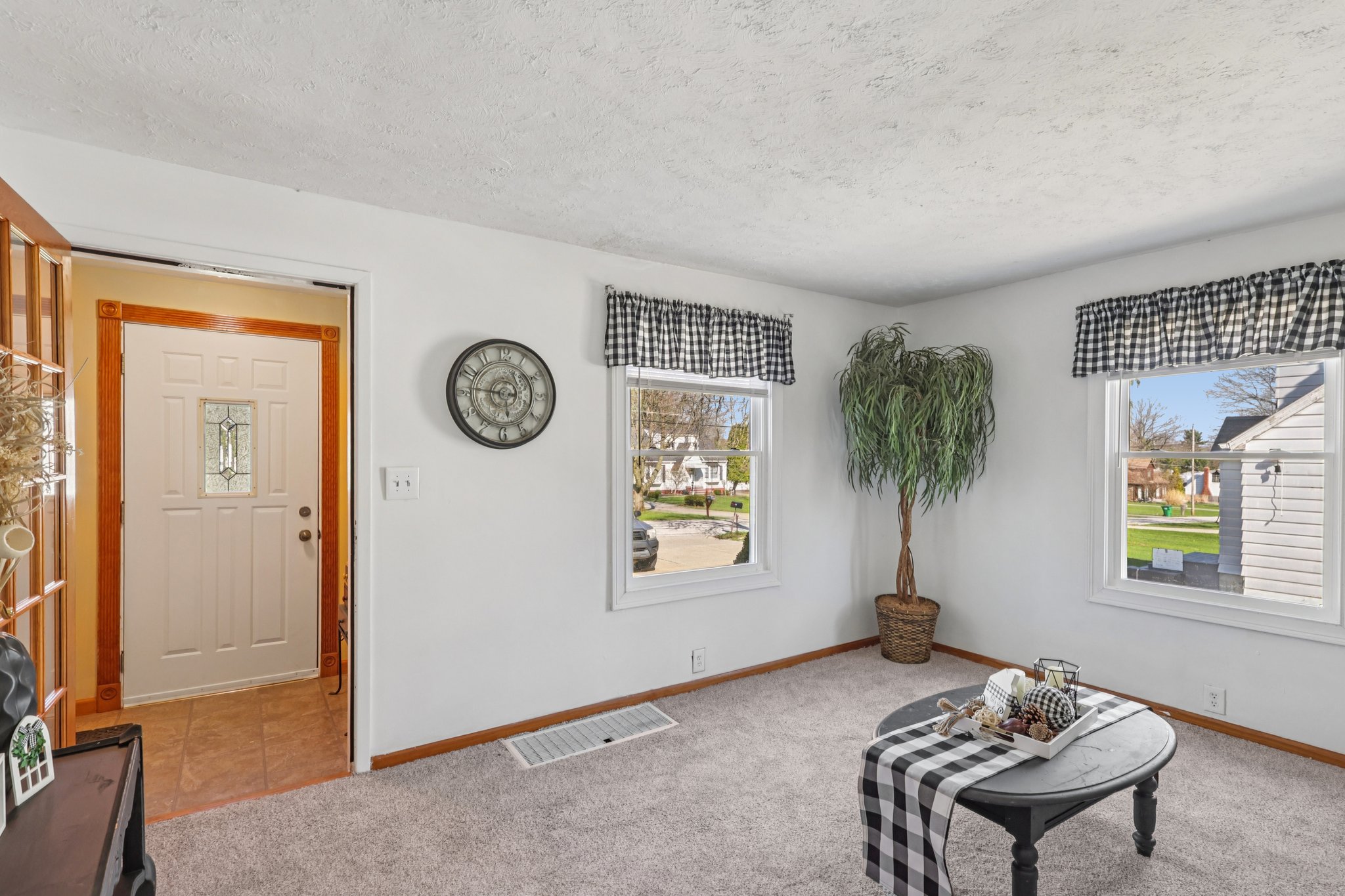 Orchard Dr-S0904-007.jpg